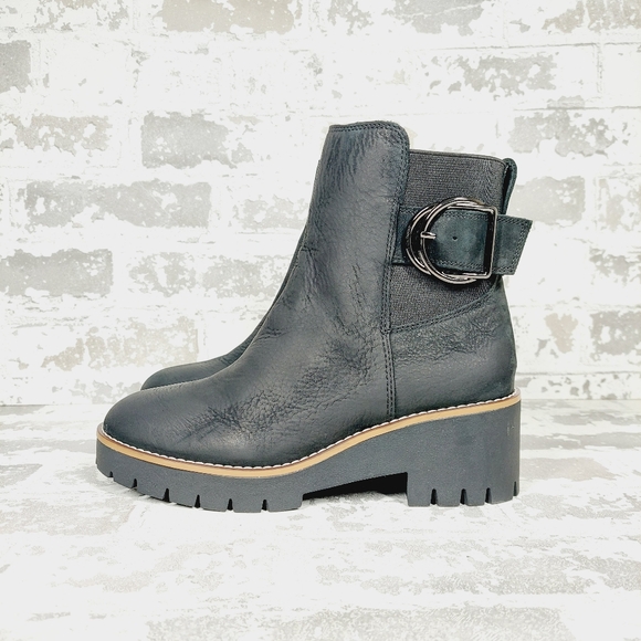 Blondo Shoes - NEW Blondo Dakota Black Leather Side Zipper Buckle Waterproof Ankle Boots W562